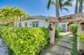 Golf Cart included! Short walk to the Beach on the Peaceful North End